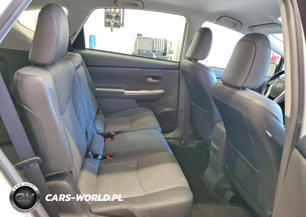 2013 Toyota Prius V Two VIN:JTDZN3EU4D3288552 - 11