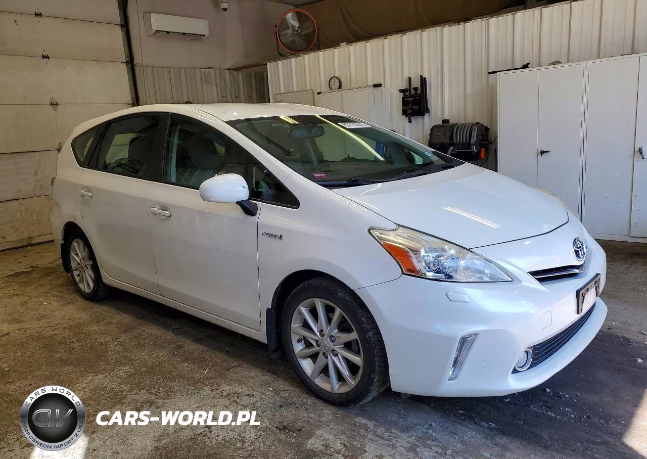 2013 Toyota Prius V Two VIN:JTDZN3EU4D3288552 - 4