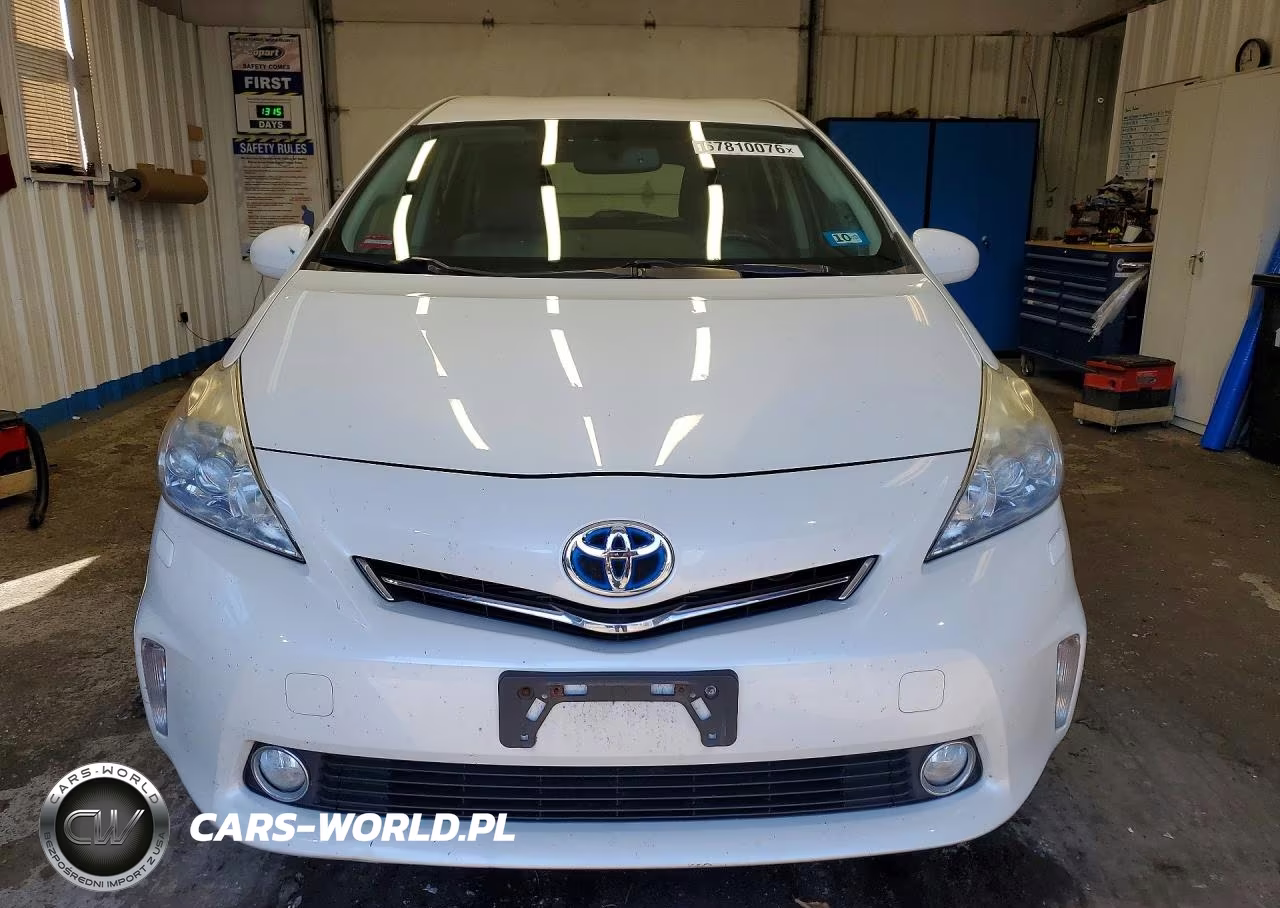 2013 Toyota Prius V Two VIN:JTDZN3EU4D3288552 - 5