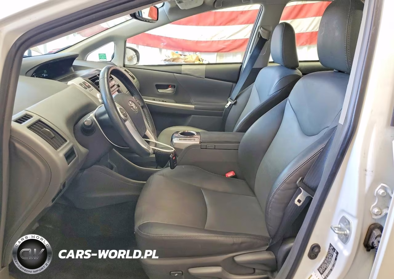 2013 Toyota Prius V Two VIN:JTDZN3EU4D3288552 - 7