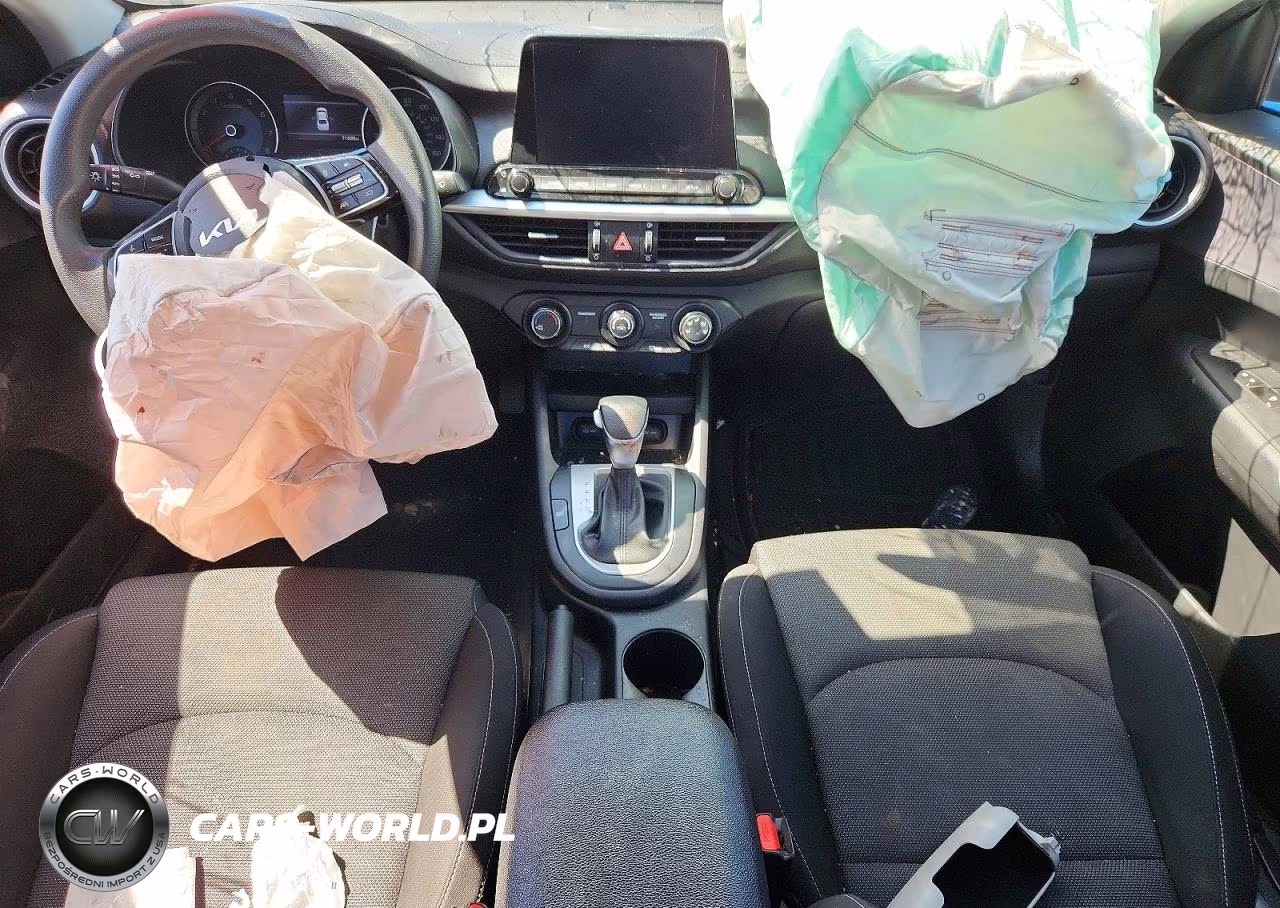 2022 Kia Forte Lxs VIN:3KPF24AD4NE462671 - 8