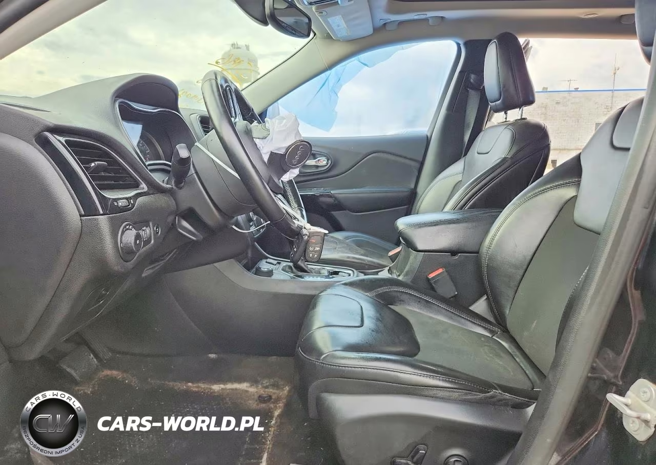 2019 Jeep Cherokee Latitude Plus VIN:1C4PJMLN7KD293420 - 7