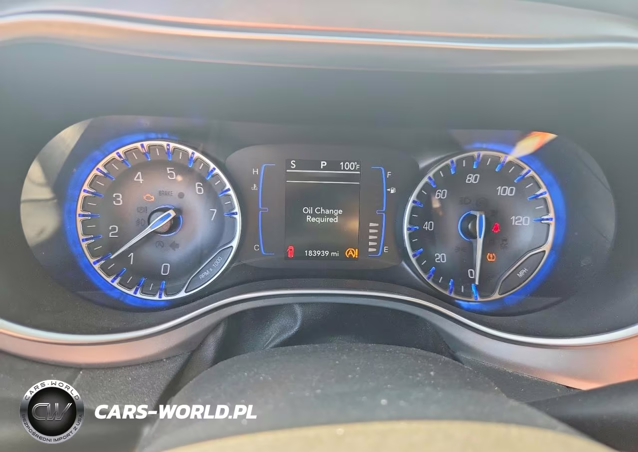 2018 Chrysler Pacifica Touring Plus VIN:2C4RC1FG1JR357915 - 9