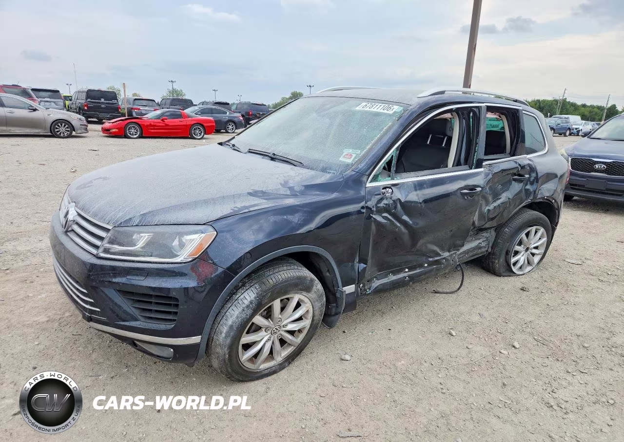 2017 Volkswagen Touareg Sport VIN:WVGEF7BP1HD000659 - 1
