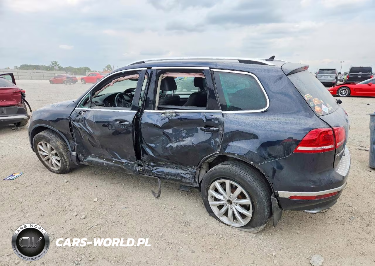2017 Volkswagen Touareg Sport VIN:WVGEF7BP1HD000659 - 2