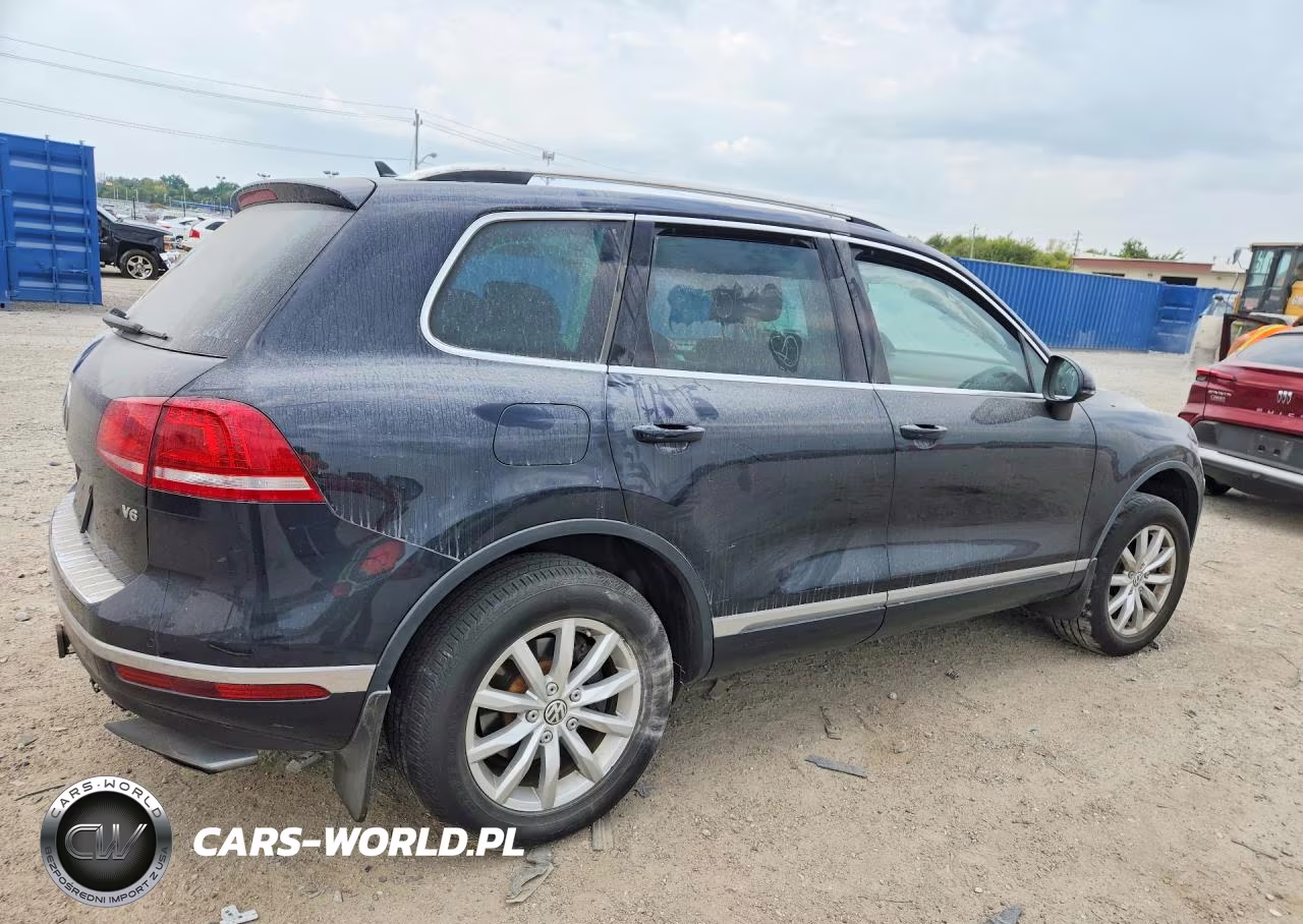 2017 Volkswagen Touareg Sport VIN:WVGEF7BP1HD000659 - 3