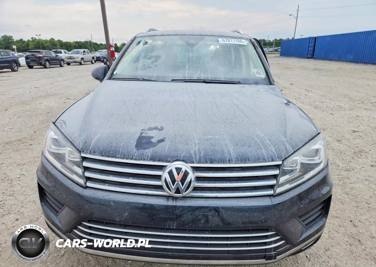 2017 Volkswagen Touareg Sport VIN:WVGEF7BP1HD000659 - 5