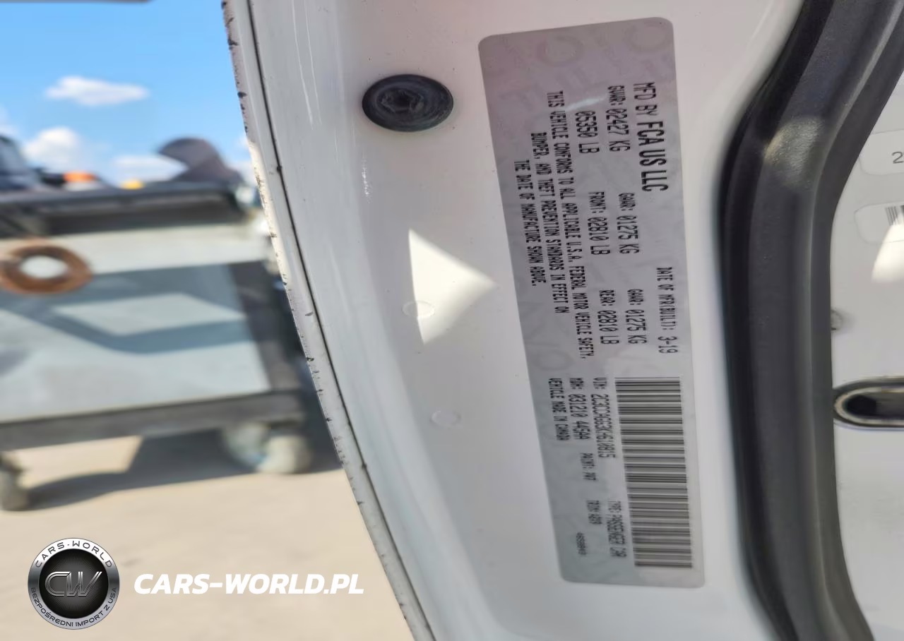 2019 Chrysler 300 S VIN:2C3CCAGG3KH610815 - 12