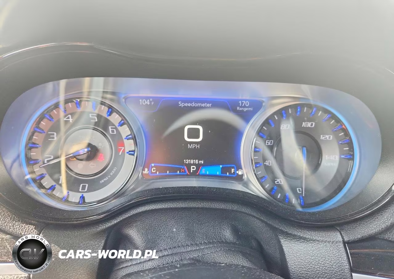 2019 Chrysler 300 S VIN:2C3CCAGG3KH610815 - 9