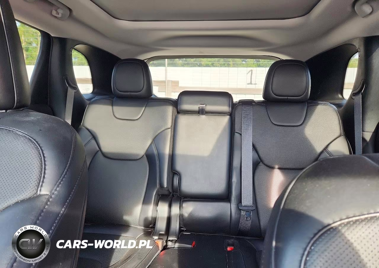 2021 Jeep Cheeroke Limited VIN:1C4PJMDX4MD124345 - 10