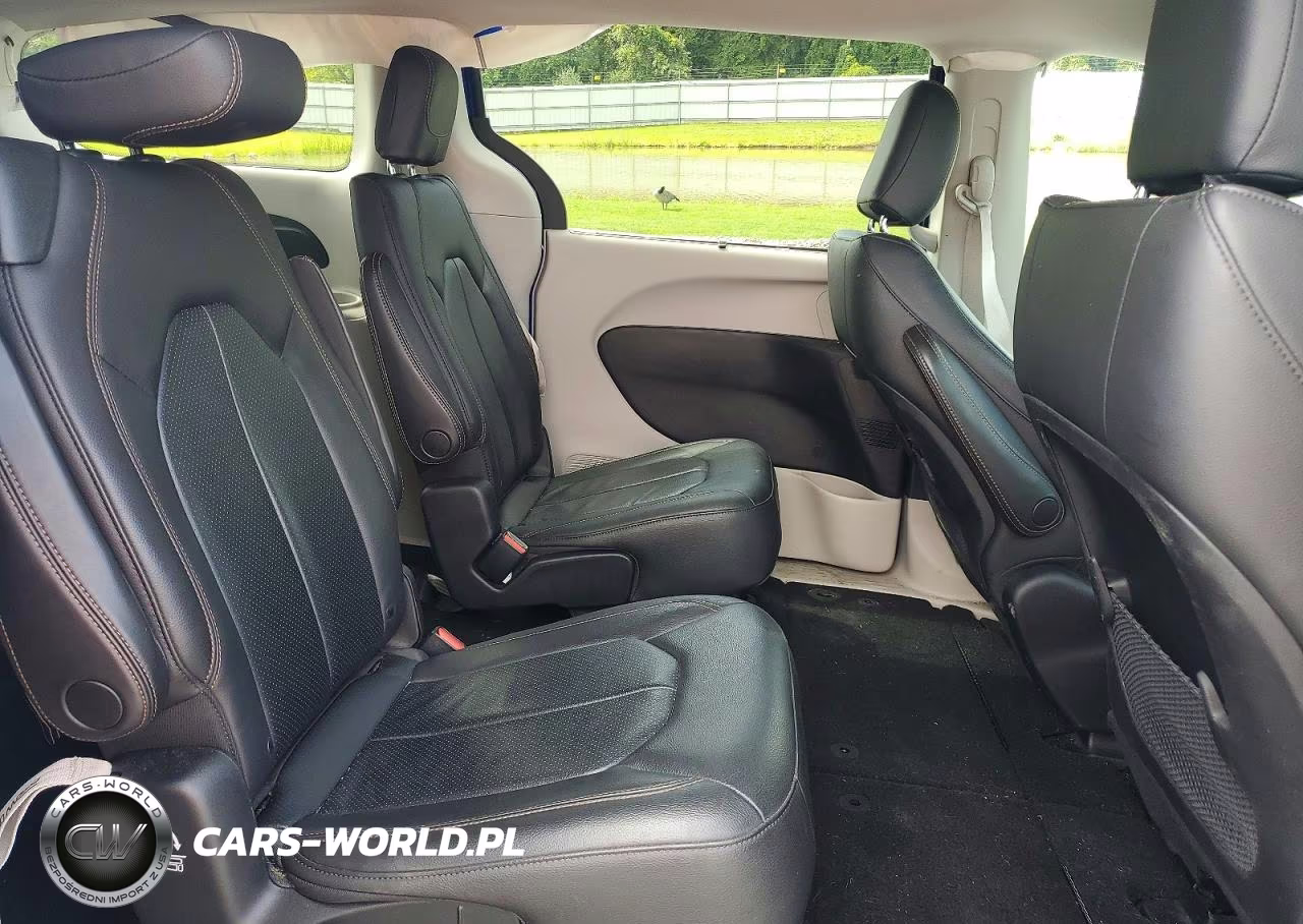 2019 Chrysler Pacifica Touring L VIN:2C4RC1BG7KR550027 - 11