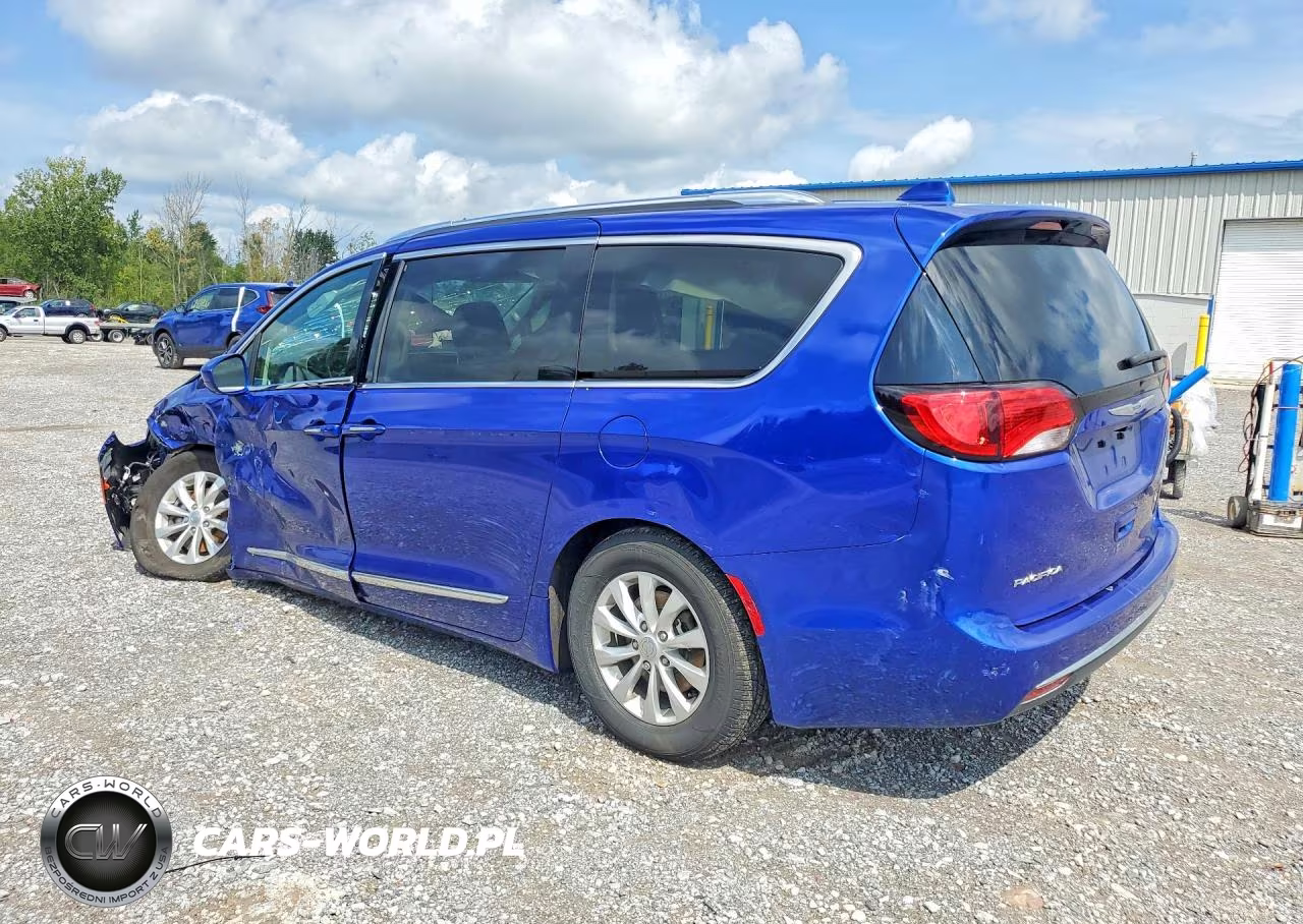 2019 Chrysler Pacifica Touring L VIN:2C4RC1BG7KR550027 - 2