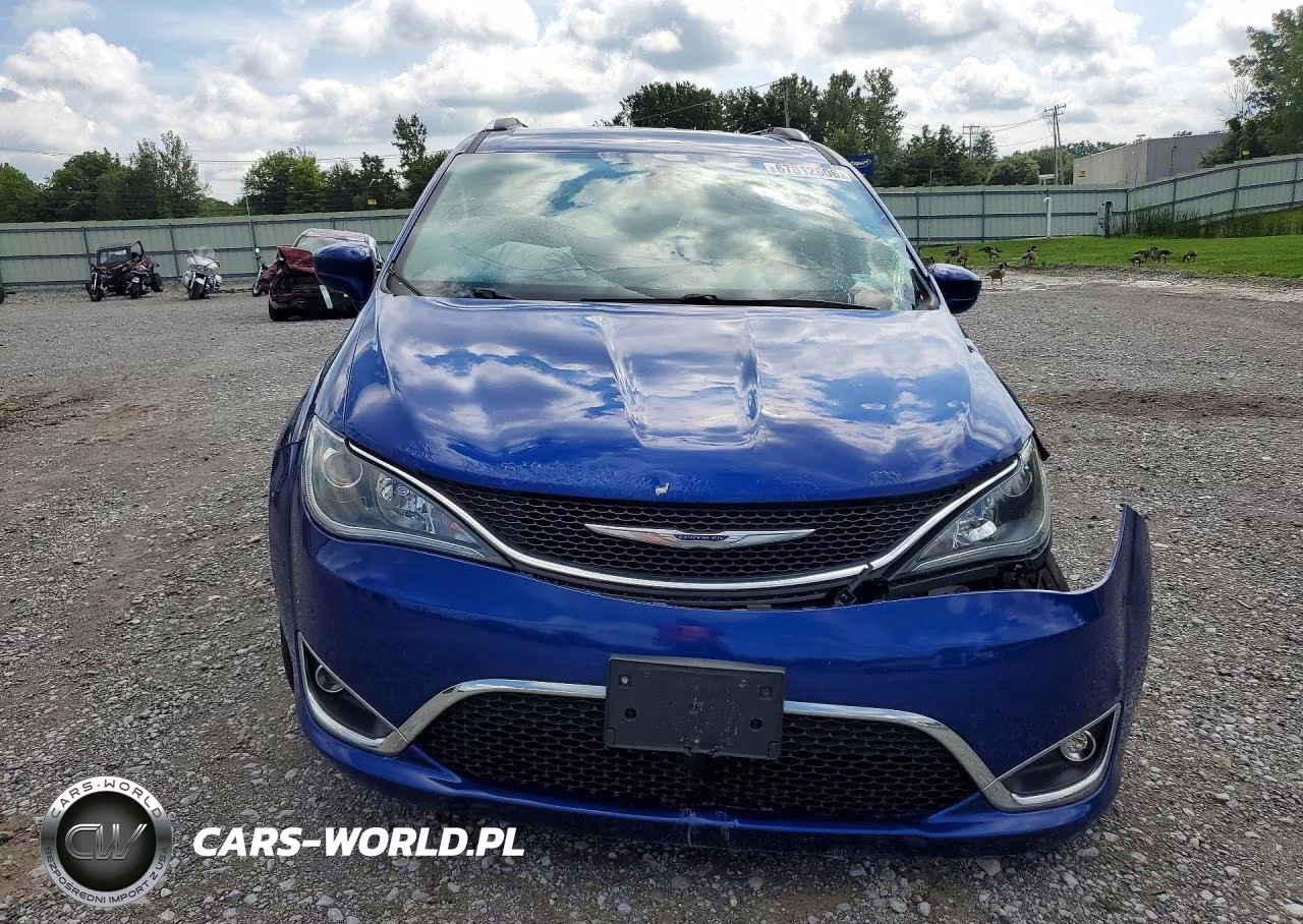 2019 Chrysler Pacifica Touring L VIN:2C4RC1BG7KR550027 - 5