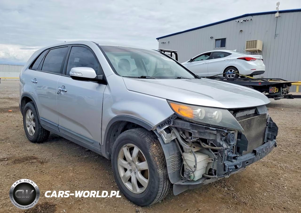 2011 Kia Sorento Lx VIN:5XYKT3A12BG034401 - 4