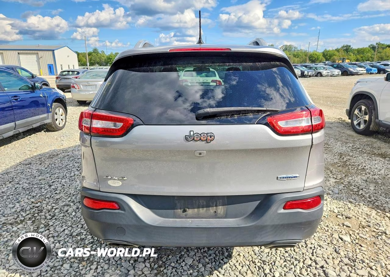 2016 Jeep Cherokee Latitude VIN:1C4PJMCS6GW268123 - 6