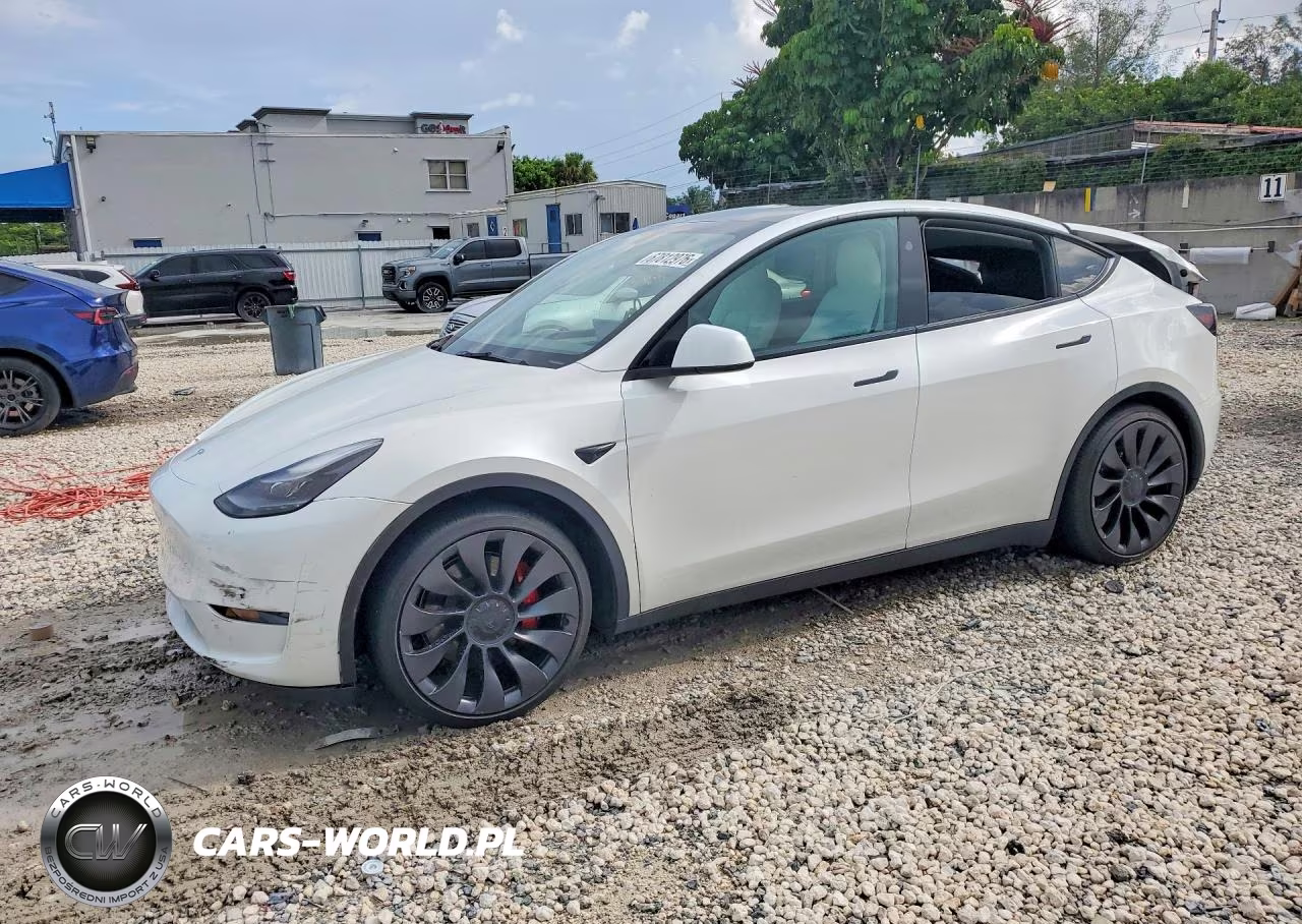 2024 Tesla Model Y – zdjęcie 1 z 12