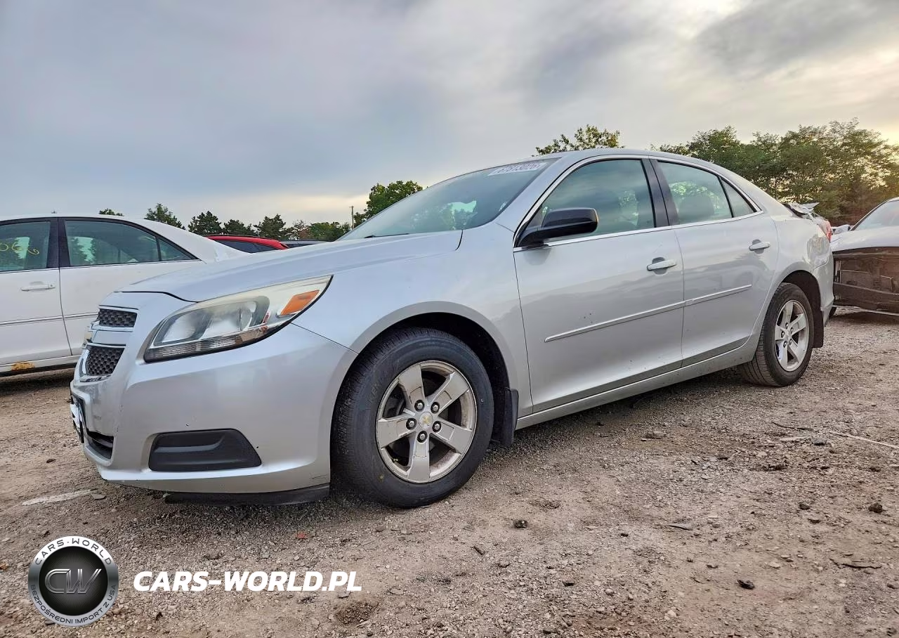 2013 Chevrolet Malibu Ls – zdjęcie 1 z 12