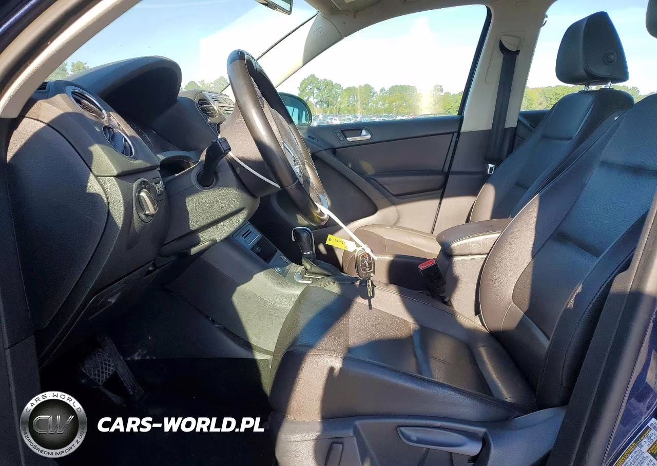 2016 Volkswagen Tiguan S VIN:WVGBV7AX0GW601152 - 7