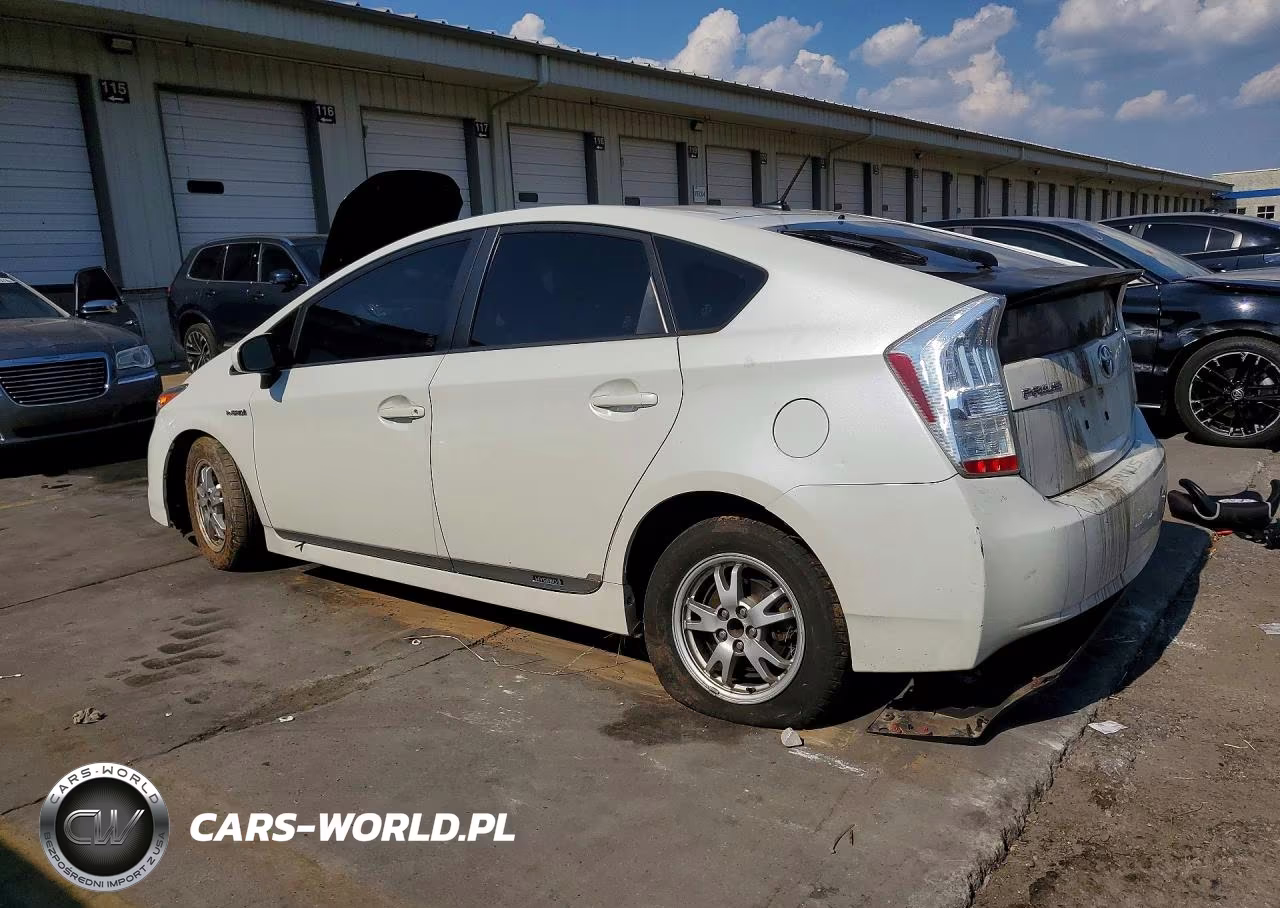 2011 Toyota Prius Two VIN:JTDKN3DU0B1385825 - 2
