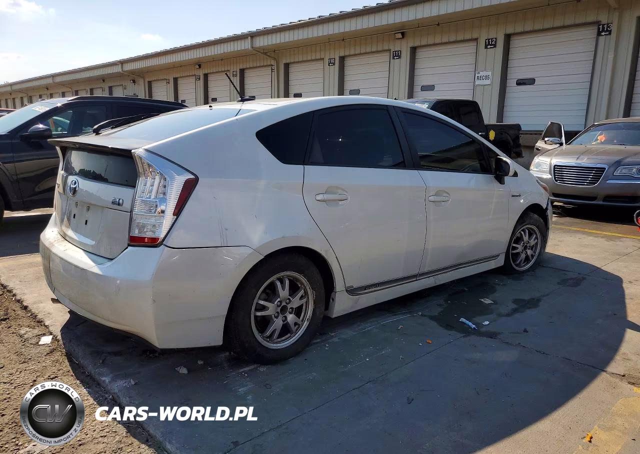 2011 Toyota Prius Two VIN:JTDKN3DU0B1385825 - 3