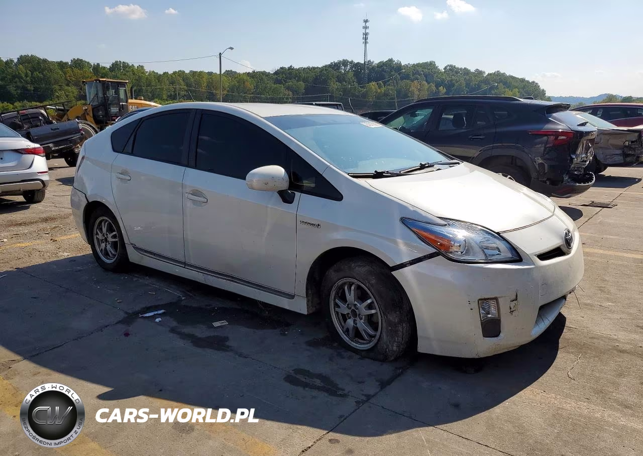 2011 Toyota Prius Two VIN:JTDKN3DU0B1385825 - 4