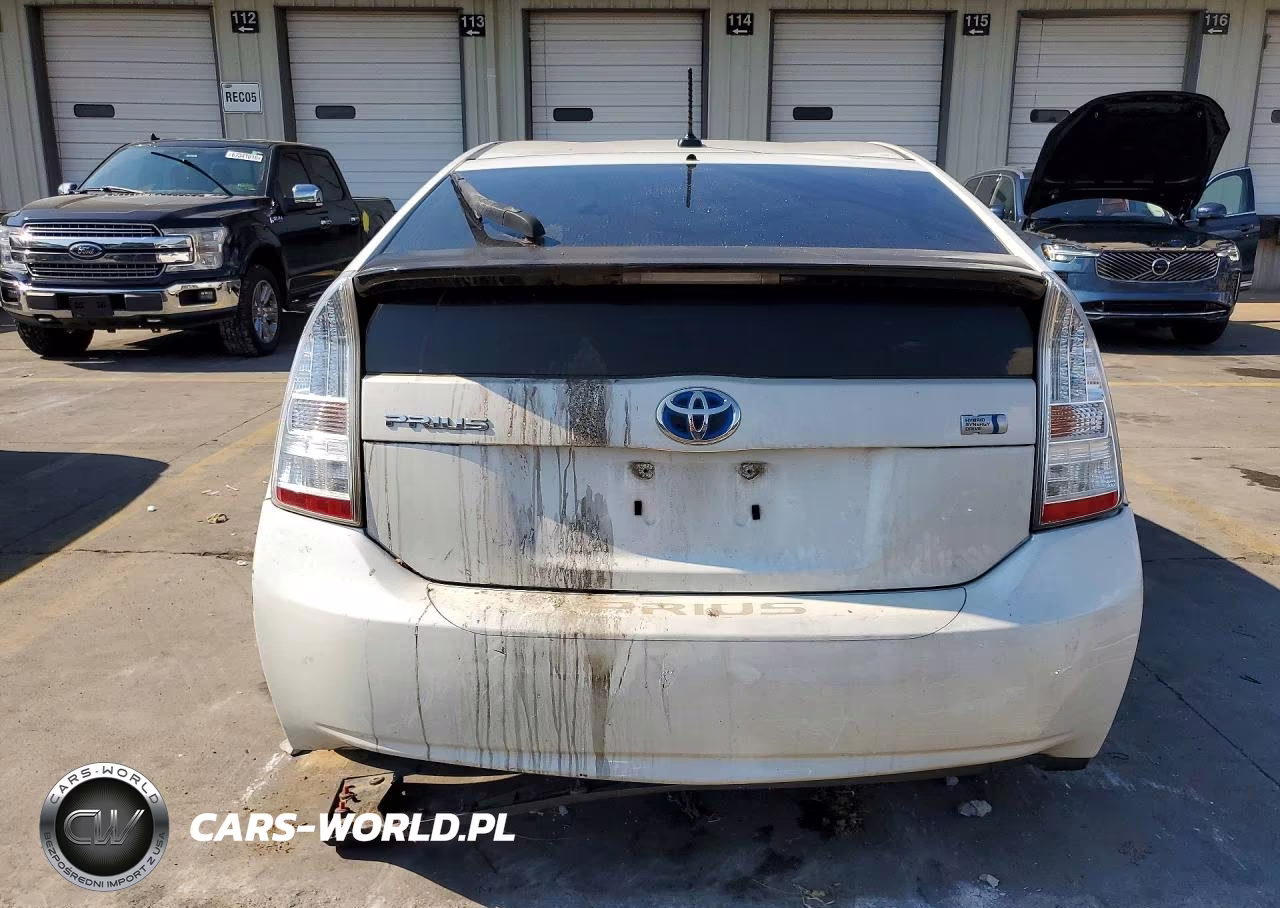 2011 Toyota Prius Two VIN:JTDKN3DU0B1385825 - 6