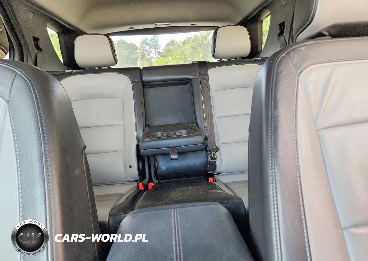 2018 Chevrolet Equinox Premier VIN:2GNAXVEV0J6340864 - 10