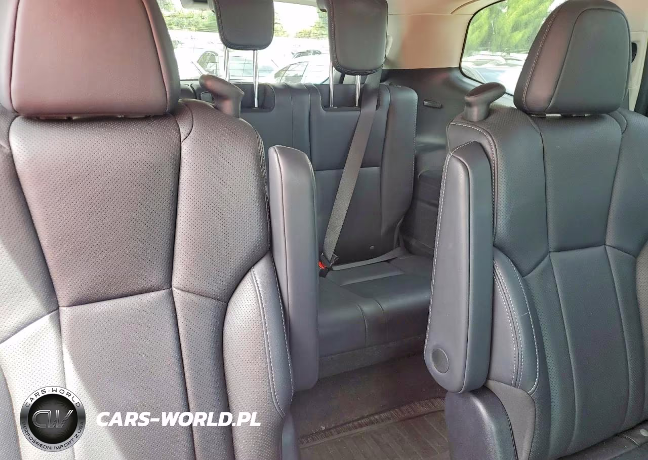2023 Subaru Ascent Touring VIN:4S4WMAWD2P3424914 - 10