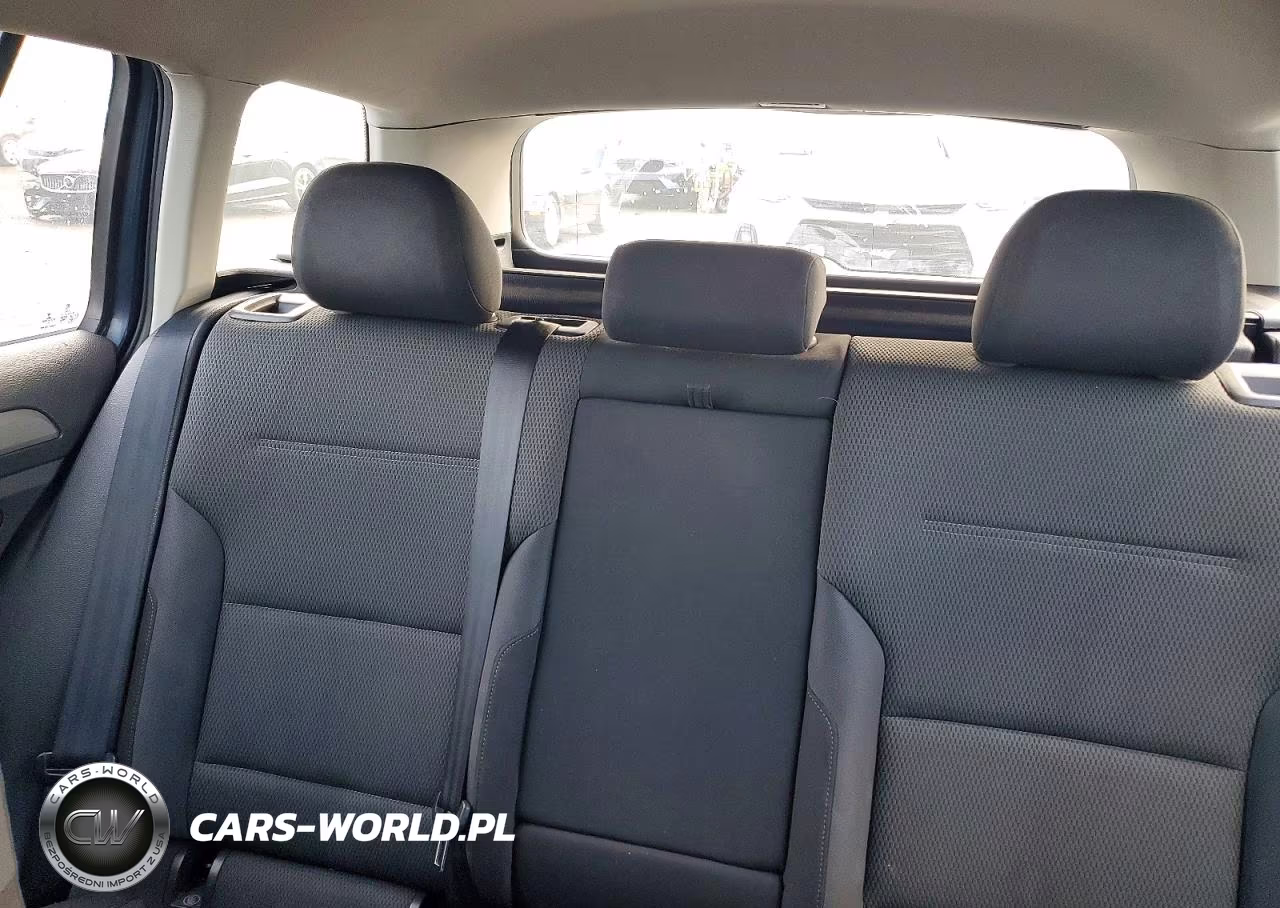 2016 Volkswagen Golf Sportwagen S VIN:3VWC17AU1GM501004 - 10