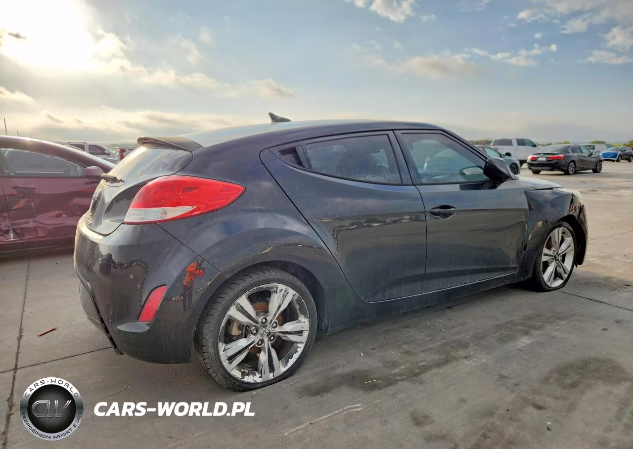 2017 Hyundai Veloster Value Edition VIN:KMHTC6AD5HU324554 - 3