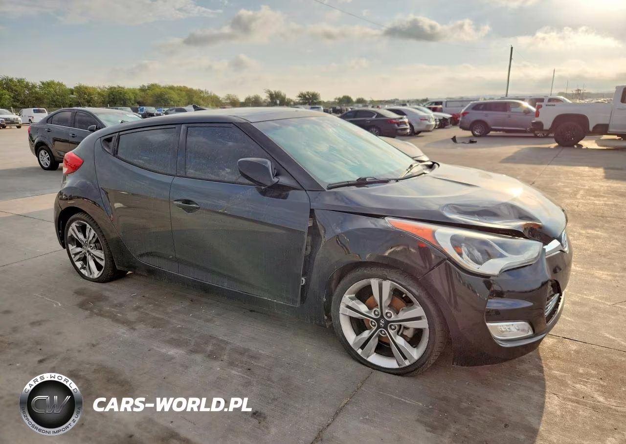 2017 Hyundai Veloster Value Edition VIN:KMHTC6AD5HU324554 - 4