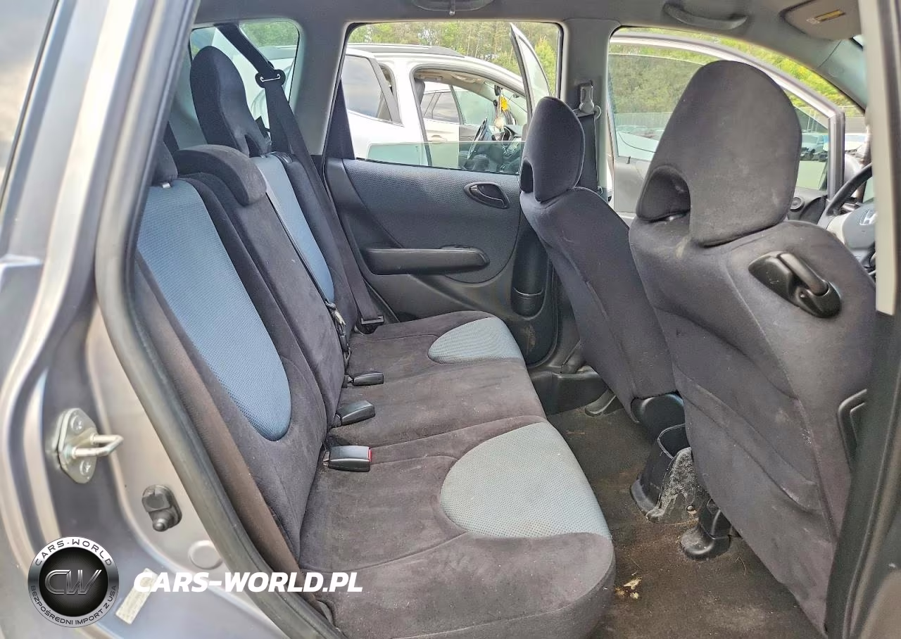 2008 Honda Fit Sport VIN:JHMGD38658S072842 - 10