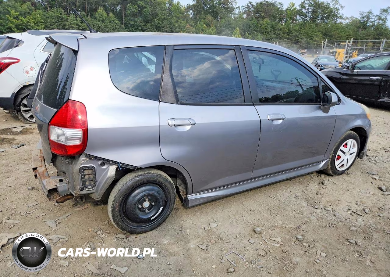 2008 Honda Fit Sport VIN:JHMGD38658S072842 - 3