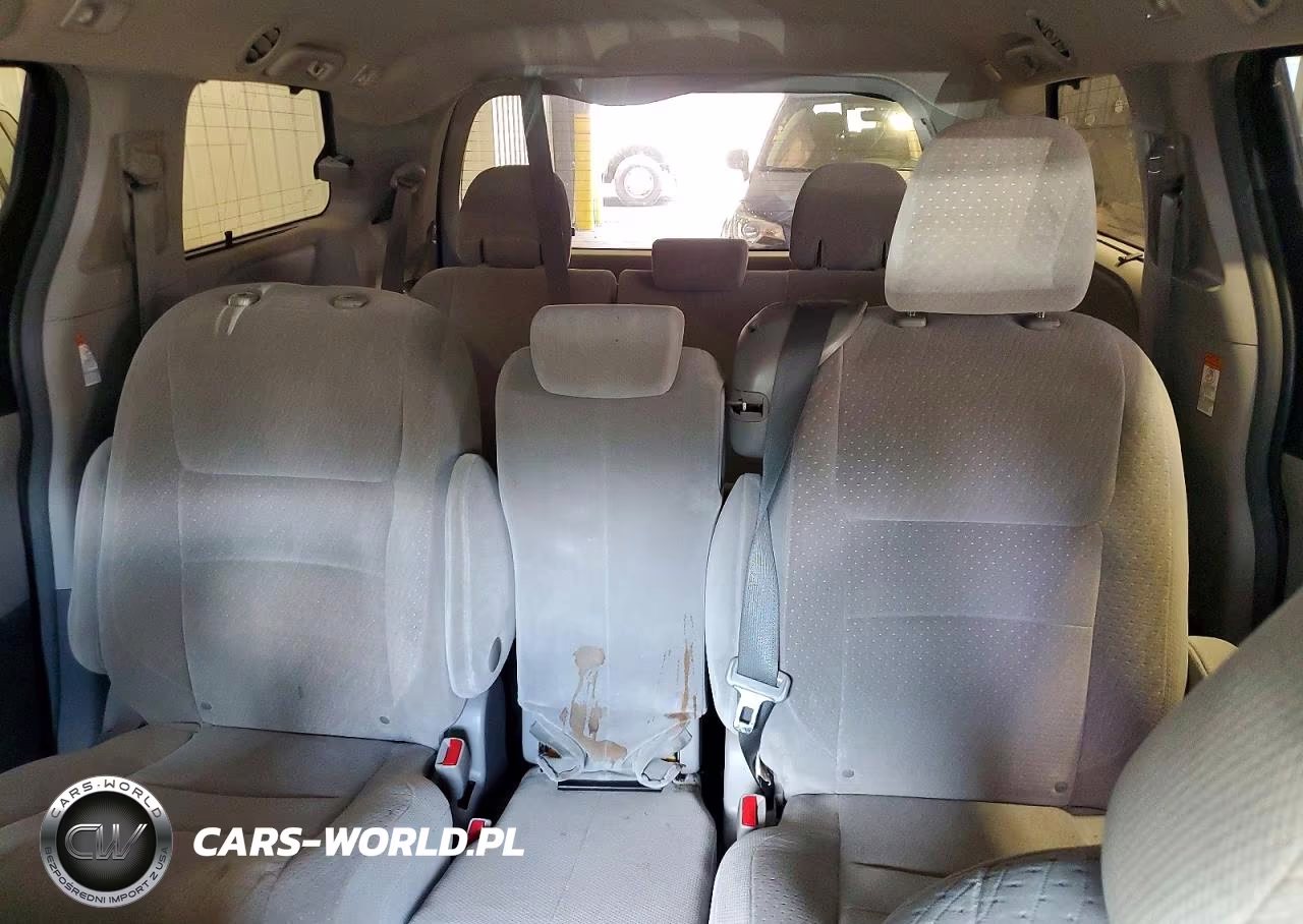 2015 Toyota Sienna Le VIN:5TDKK3DCXFS560154 - 10