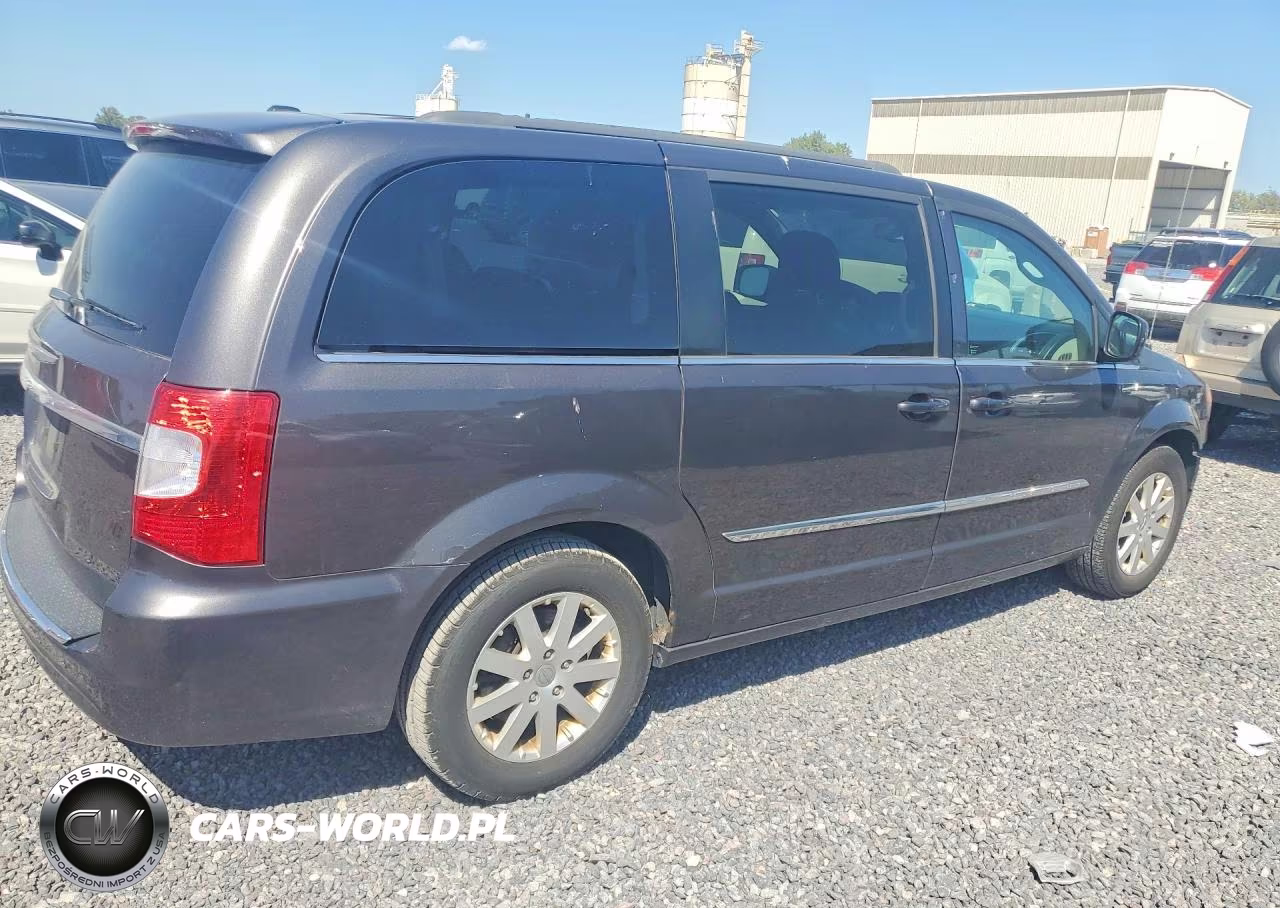 2015 Chrysler Town & Country Touring VIN:2C4RC1BGXFR676100 - 3