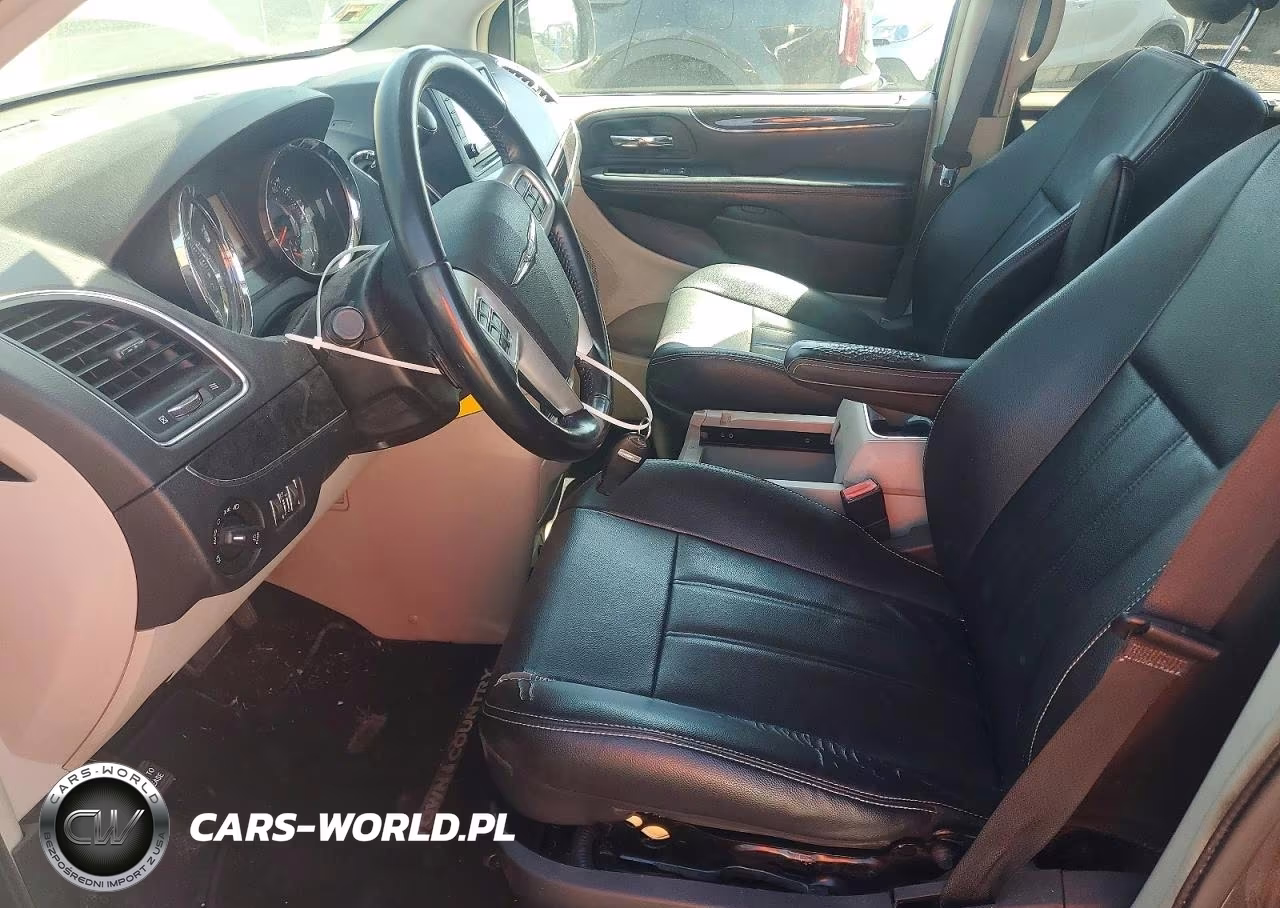 2015 Chrysler Town & Country Touring VIN:2C4RC1BGXFR676100 - 7