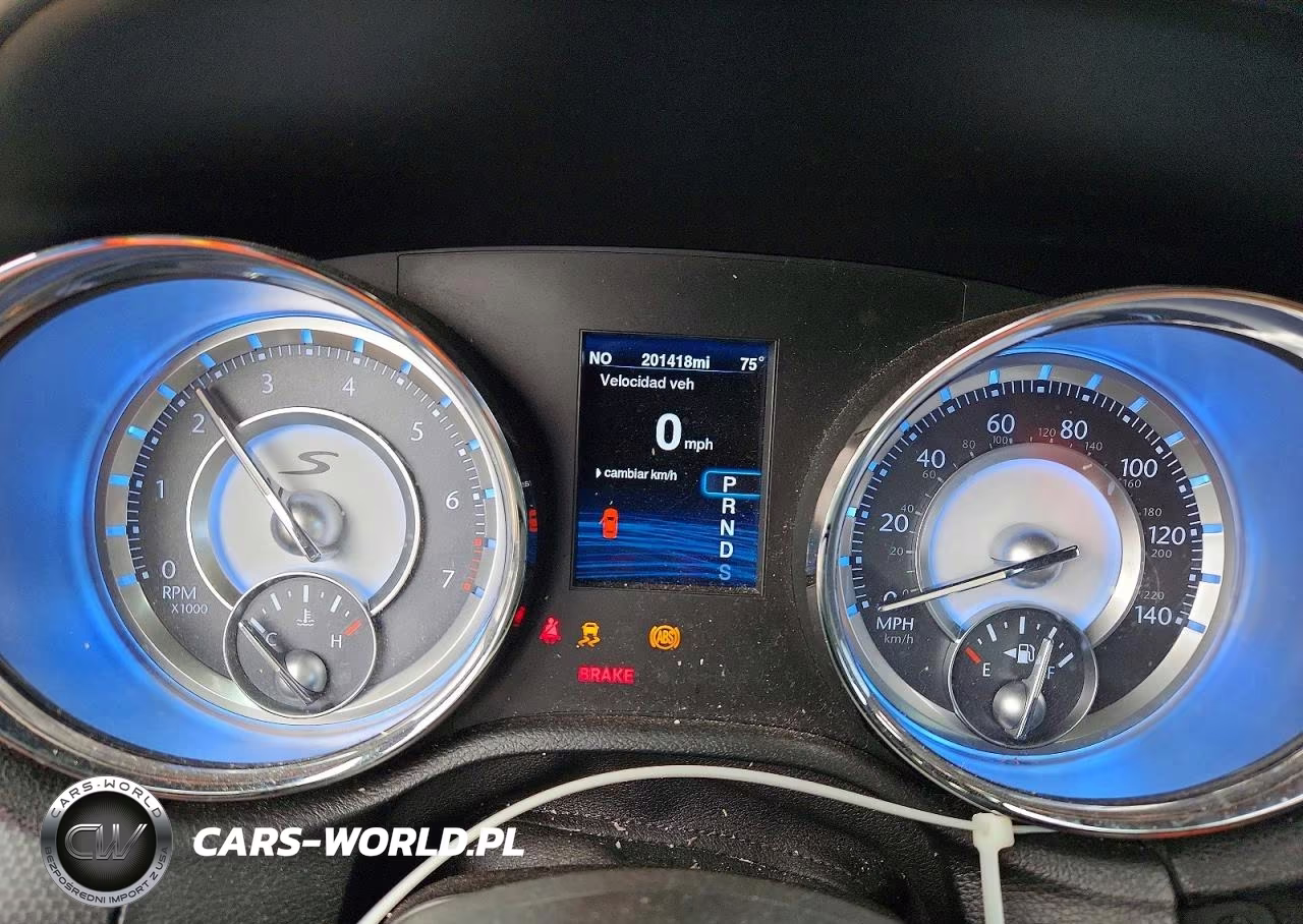 2014 Chrysler 300 S VIN:2C3CCABG7EH103573 - 9