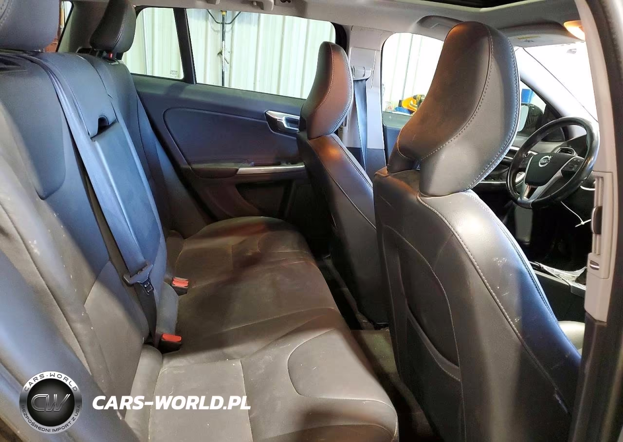 2018 Volvo V60 Cross Country Premier VIN:YV440MWK8J2059334 - 11