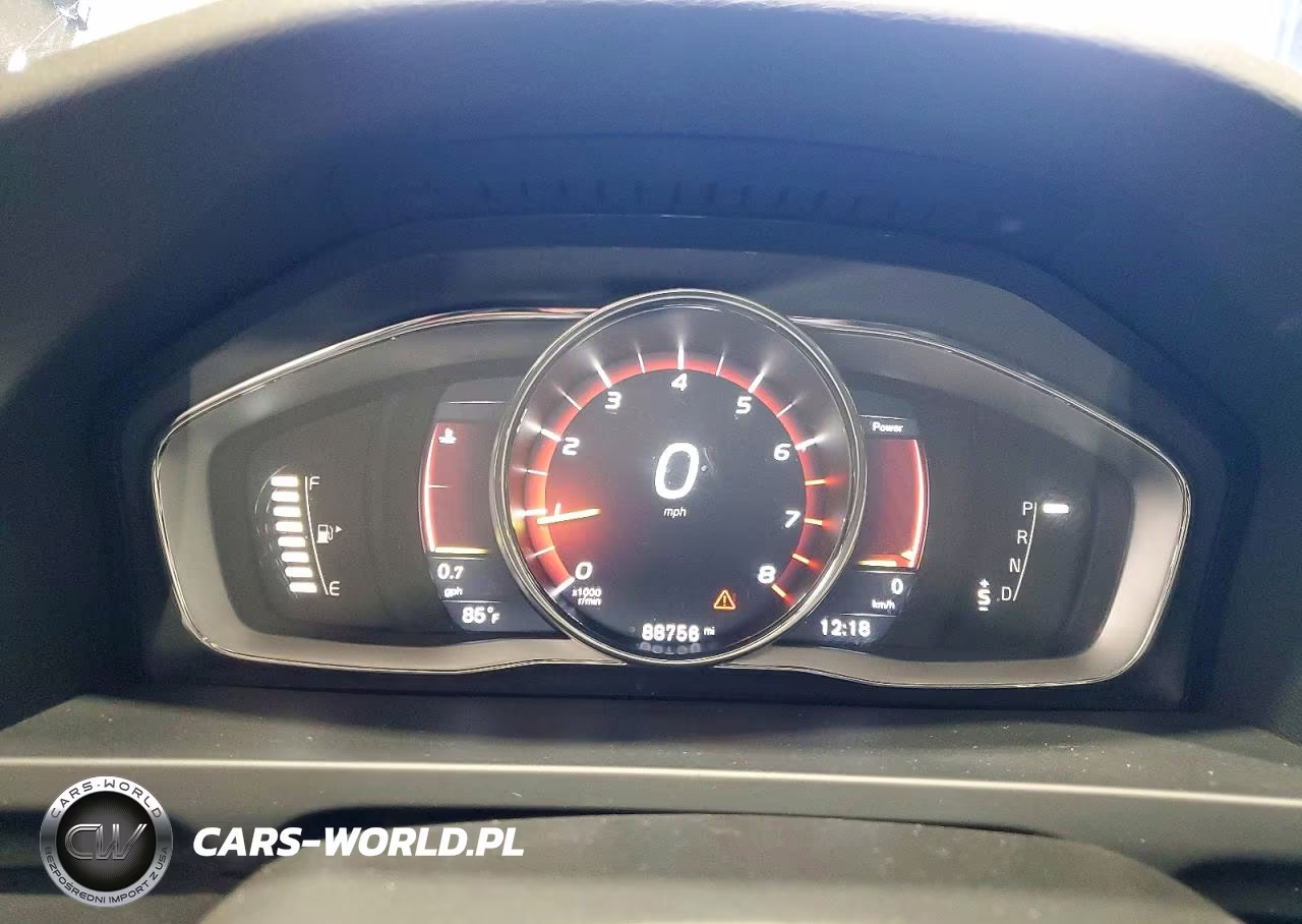2018 Volvo V60 Cross Country Premier VIN:YV440MWK8J2059334 - 9