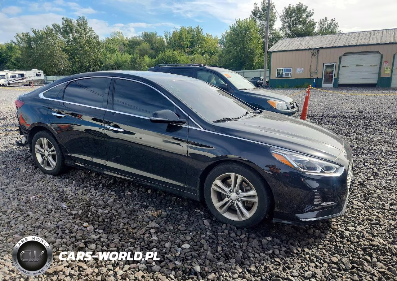 2018 Hyundai Sonata Limited VIN:5NPE34AF7JH630254 - 4