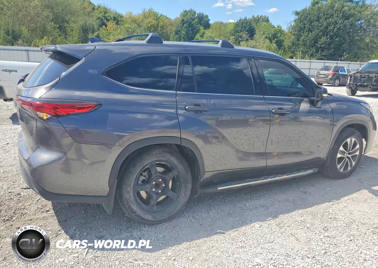 2022 Toyota Highlander Xle VIN:5TDGZRAH1NS122951 - 3