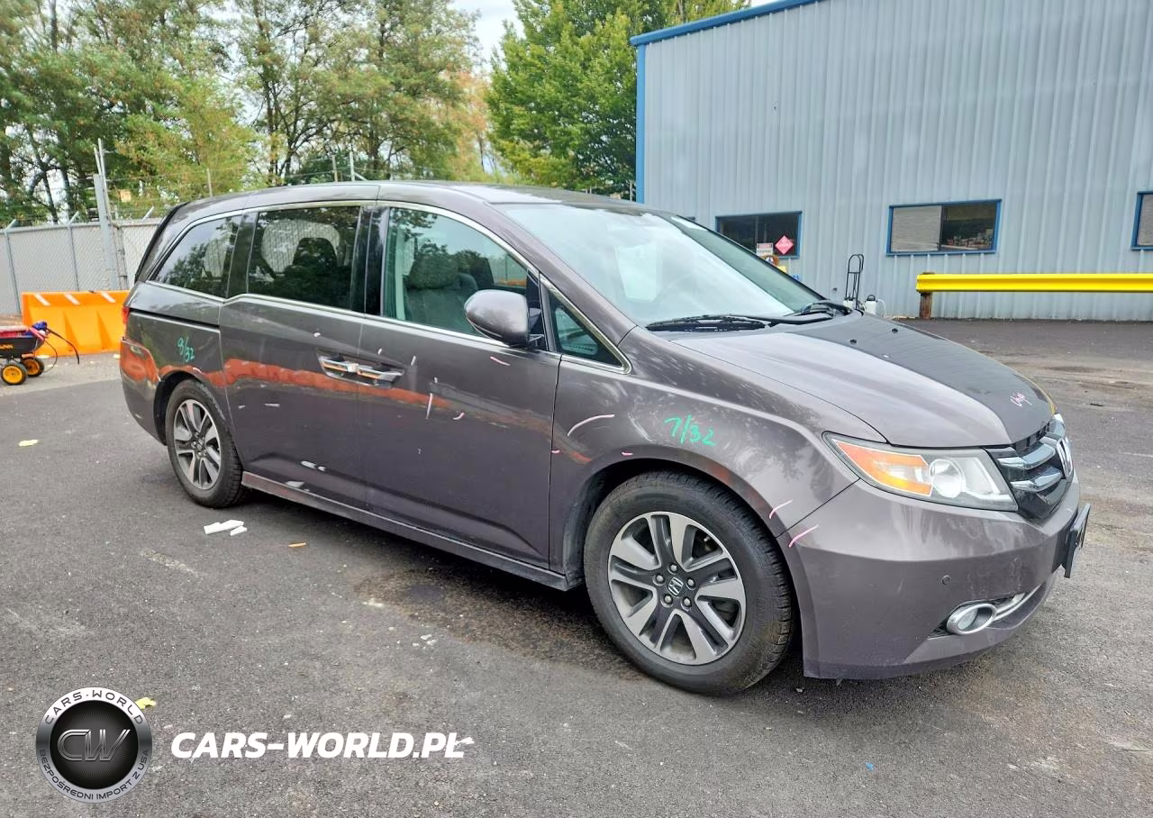 2016 Honda Odyssey Touring VIN:5FNRL5H93GB055455 - 4
