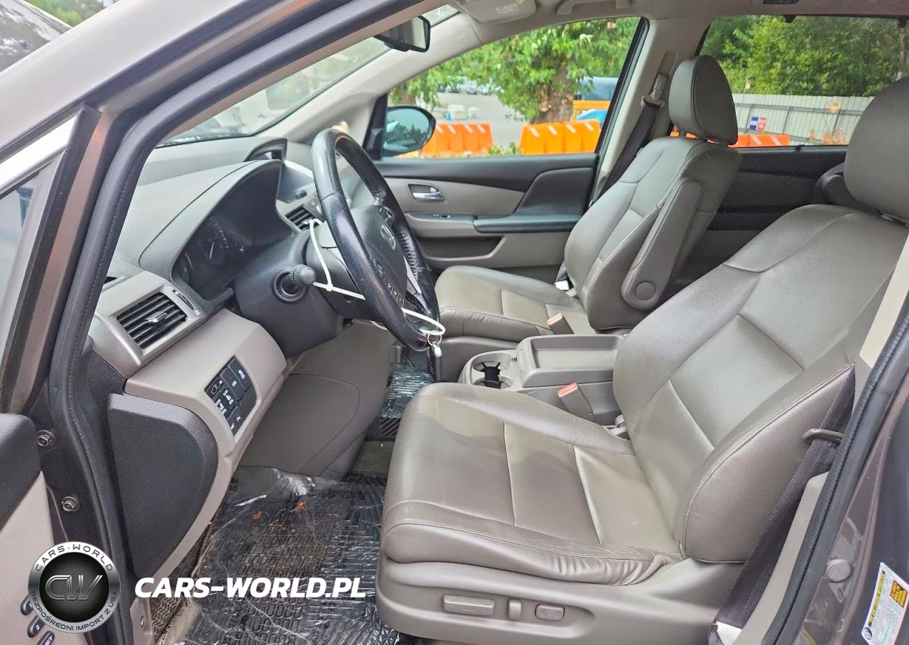 2016 Honda Odyssey Touring VIN:5FNRL5H93GB055455 - 7