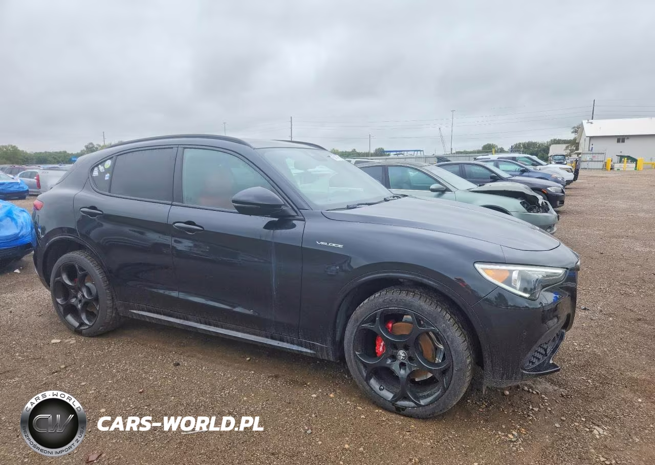 2023 Alfa Romeo Stelvio Ti VIN:ZASPAKBN4P7D65354 - 4