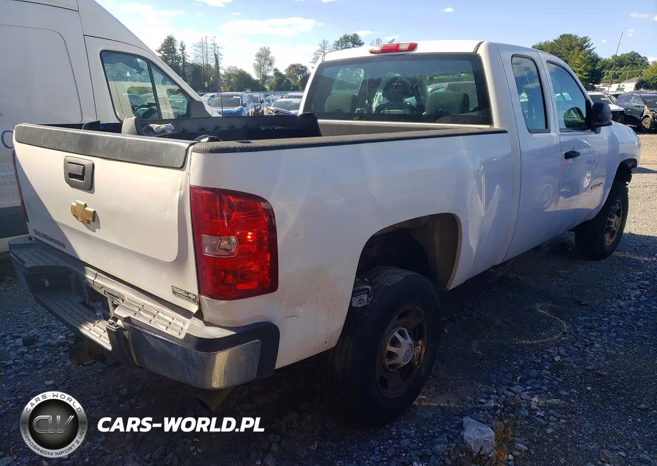 2011 Chevrolet Silverado C2500 Heavy Duty VIN:1GC2CVCG0BZ465978 - 3