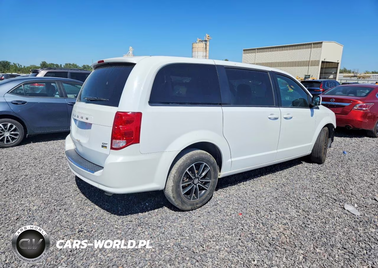 2018 Dodge Grand Caravan Gt VIN:2C4RDGEG3JR288615 - 3
