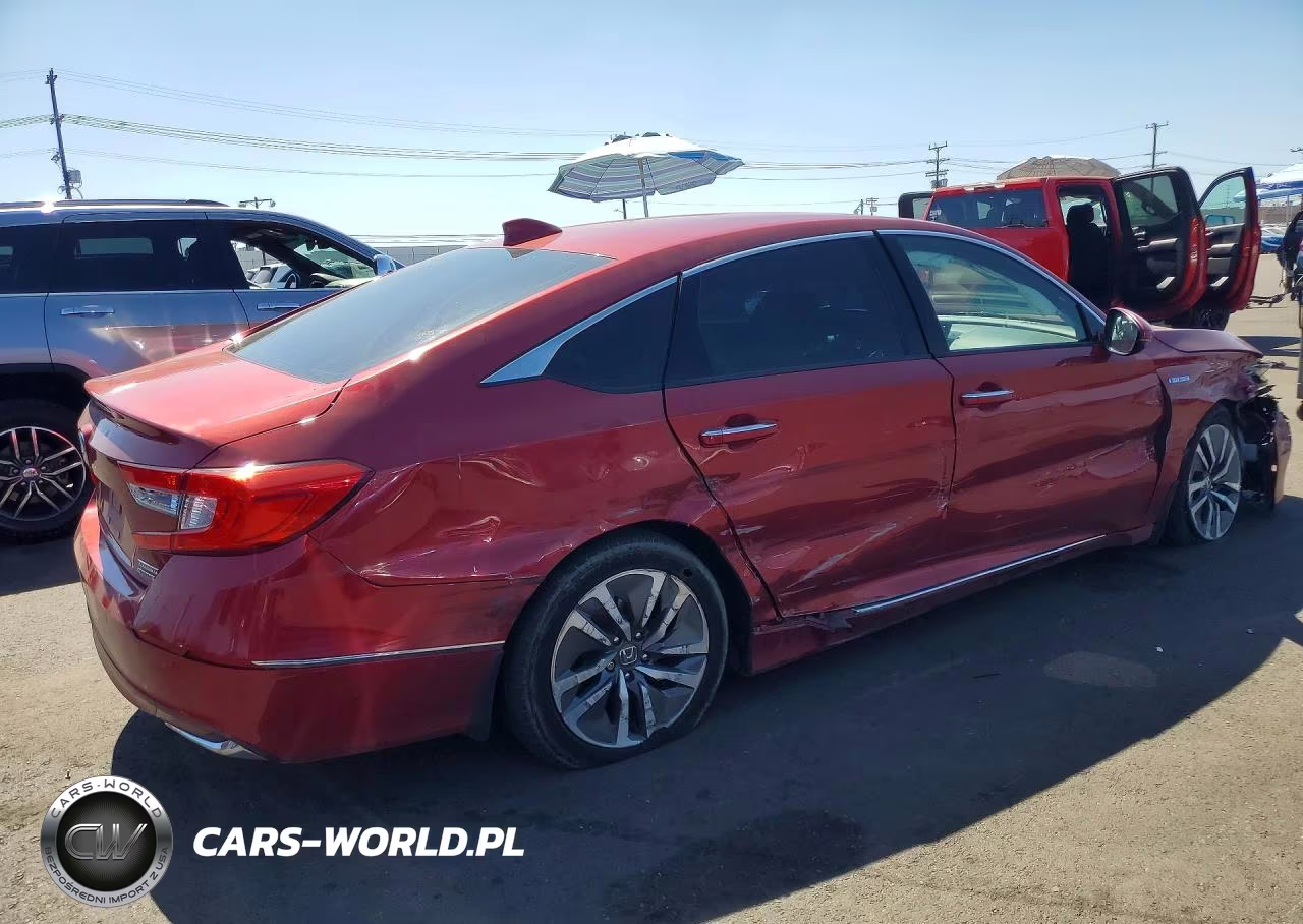 2018 Honda Accord Touring Hybrid VIN:1HGCV3F94JA006323 - 3