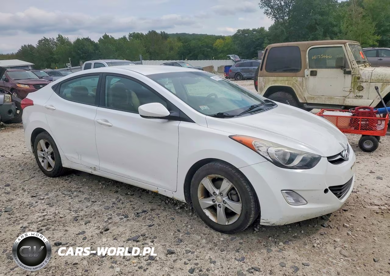 2013 Hyundai Elantra Gls VIN:5NPDH4AE1DH346644 - 4