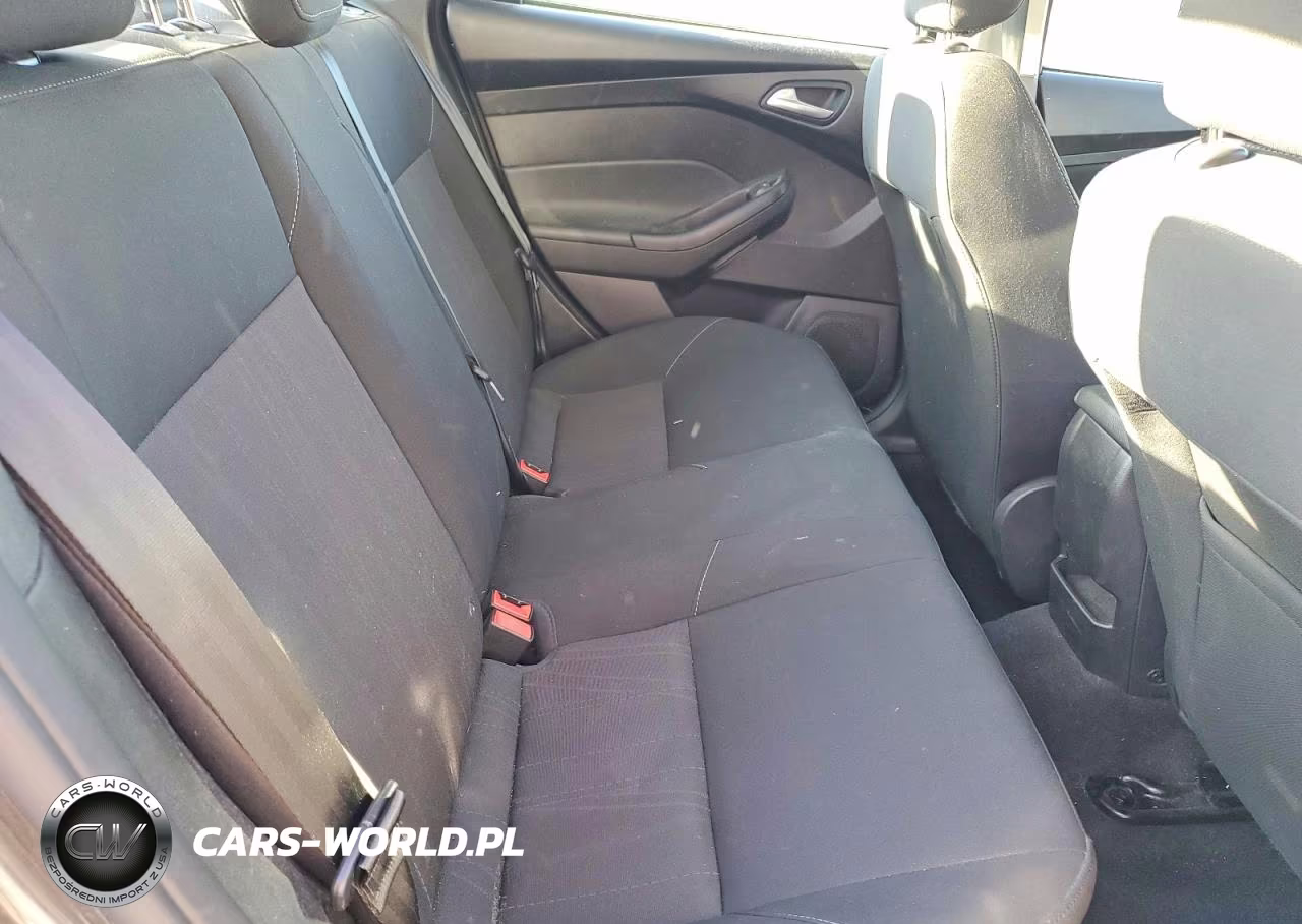 2018 Ford Focus Se VIN:1FADP3F25JL328849 - 10