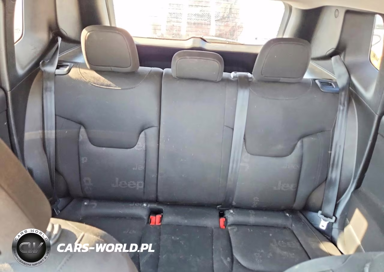2017 Jeep Renegade Sport VIN:ZACCJBAB1HPG64738 - 10